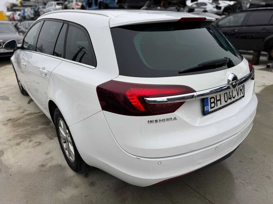 Opel Insignia facelift tourer 2015 2.0 automat avariat lovit avariate