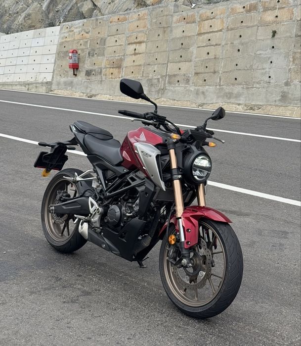 Honda CB125R 2021 21000km istoric HONDA intretinuta EXEMPLAR achizitionata MotoFly Bucov dealer Honda , LED ABS