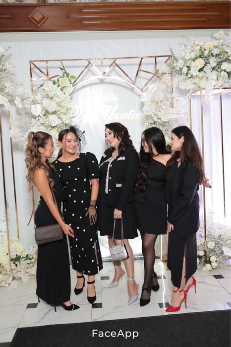 Продается жакет. Пиджак. Очень красивый.