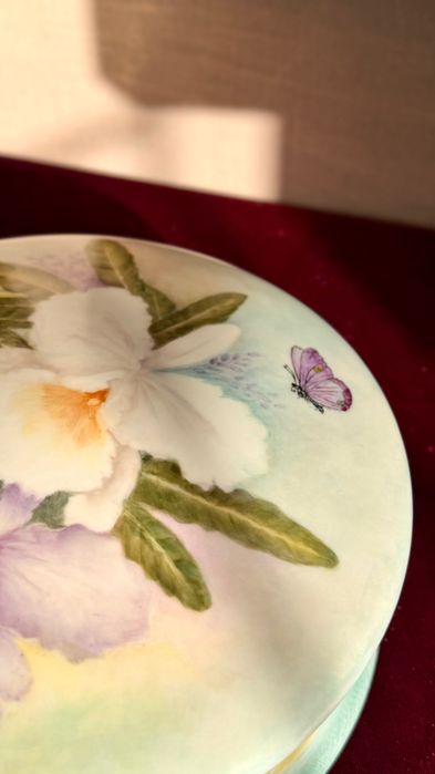 Коллекционная антикварная большая фарфоровая шкатулка Limoges Франция