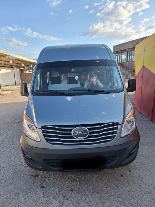 Microavtobus JAC Sunray