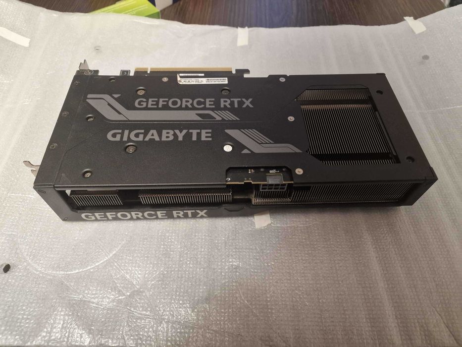 Placa video Nvidia Gigabyte Windforce RTX 4070 cu garantie valabila ...
