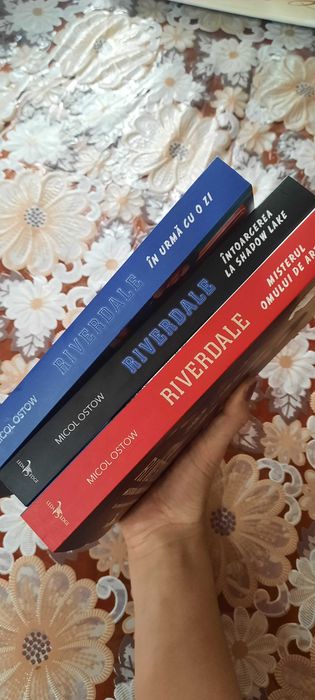 Carti, seria Riverdale