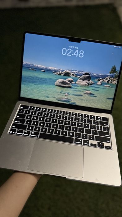Macbook Air 13.6  M4 2025 года