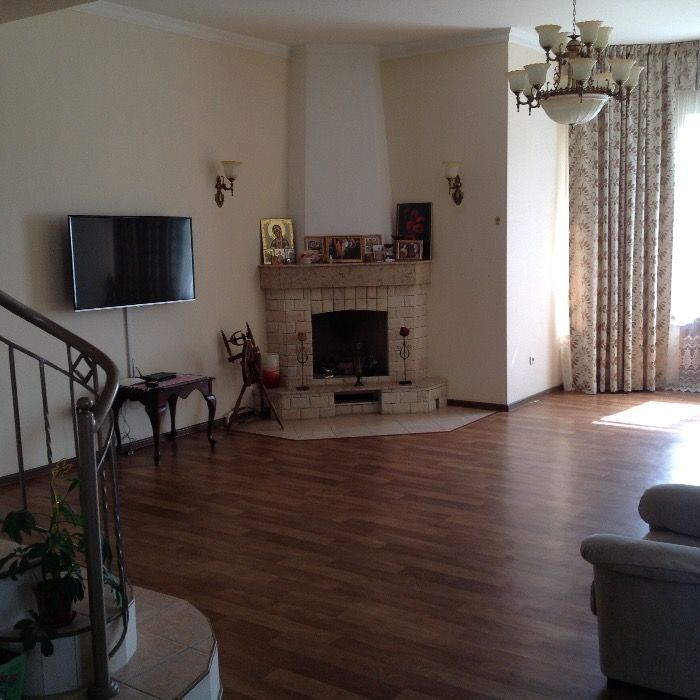 Продам 3 этаж. дом общ. пл. 350 кв. м., 6комн., участок 11 соток