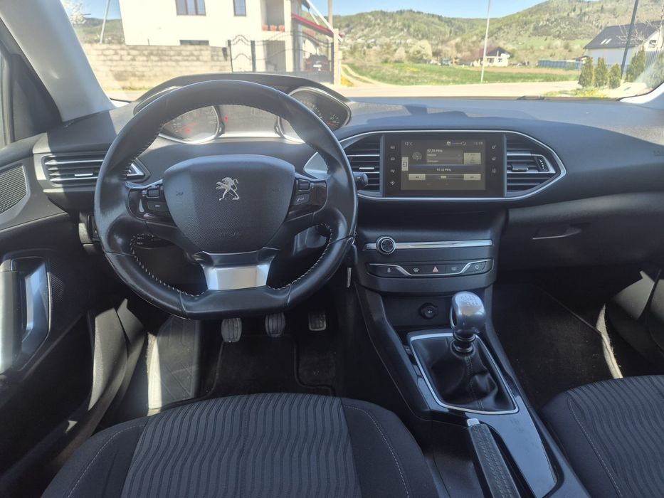 Peugeot 308 model 2015 mot 1.6 HDI 120 cp Euro 6