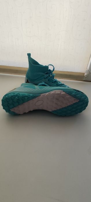 продам бутсы футбольные