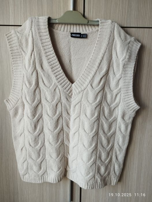 Нов голям дамски пуловер