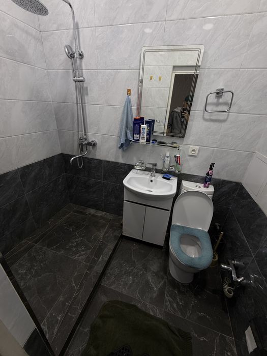 Choshtepa metroni yonida, 2 ta bola kerak stochna