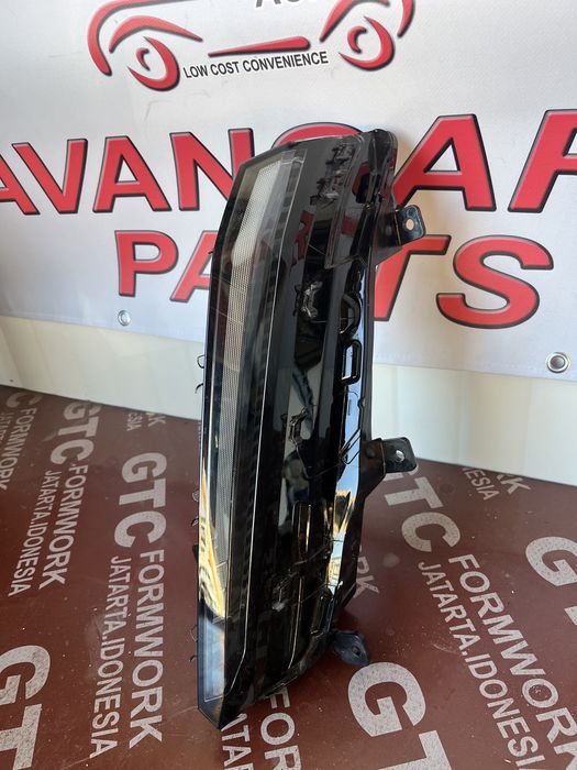 Хлоген Peugeot 308 2021- LED десен