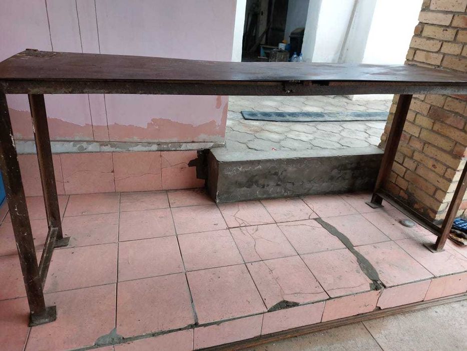 Железный верстак