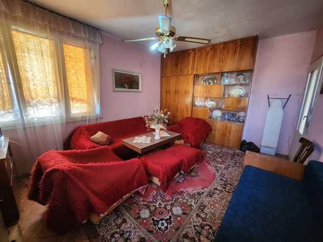 Продава се Четиристаен апартамент в Търговище, Център - 120 кв.м за 723 €/кв.м - Снимка #1