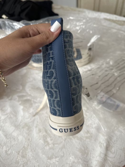 Adidasi guess noi
