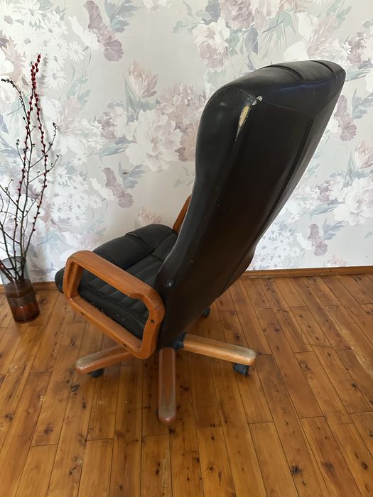 Кресло офисный продам срочно