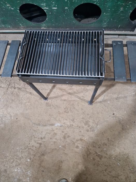 Gratar gradina picnic grill 60x40x15x3 cu polițe demontabile