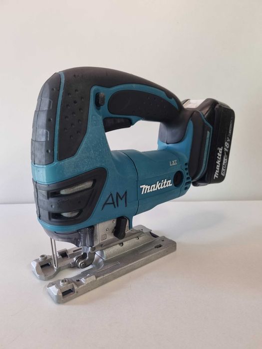 Pendular Fierastrau vertical Makita DJV180 cu acumulator 18V