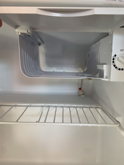 Хладилник Мини Бар Russell Hobbs (много качествен, нов) 43L