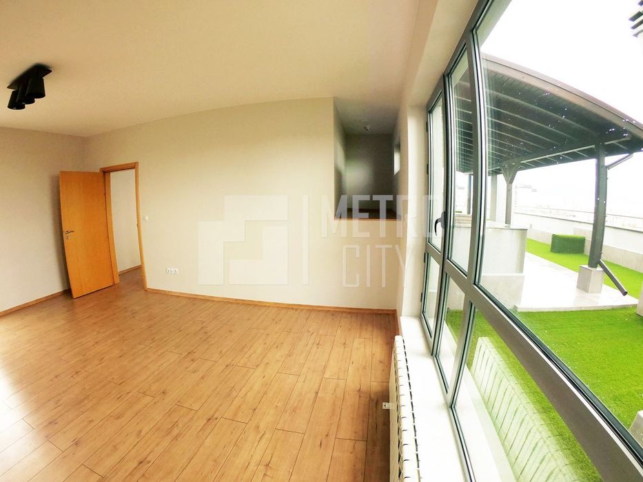 Продава се Четиристаен апартамент в София, Младост 3 - 445 кв.м за 1259 €/кв.м - Снимка #10