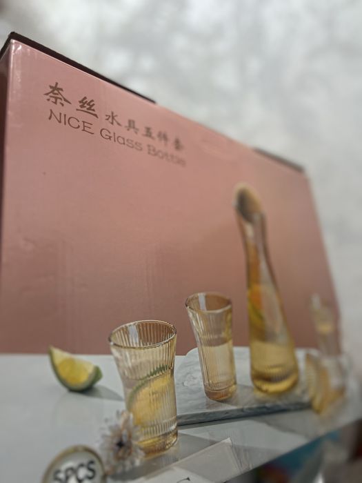 Графин со стаканами