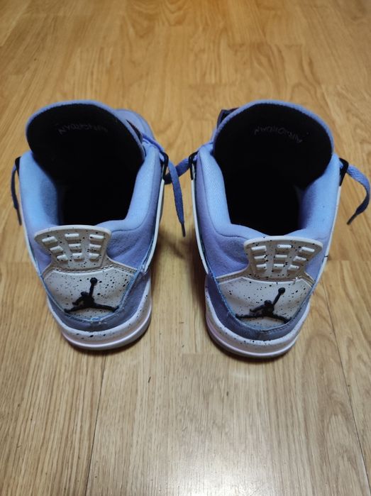 Jordan 4 University Blue