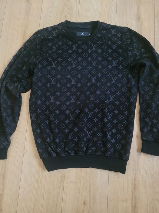 Vând bluză LV  de baieti