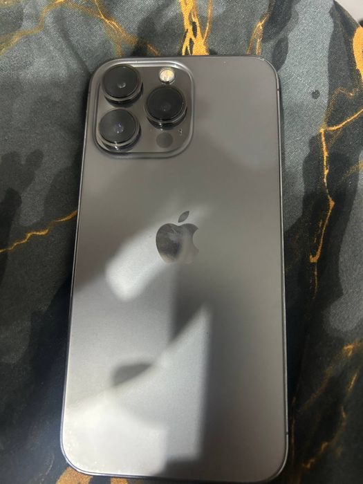 Продам Айфон 13 про