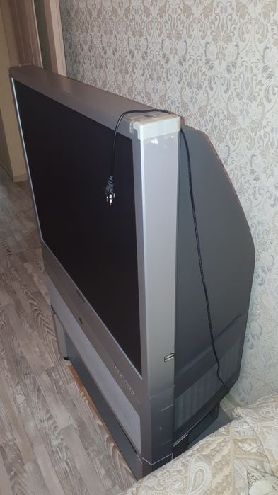 Проекционный телевизор !!!