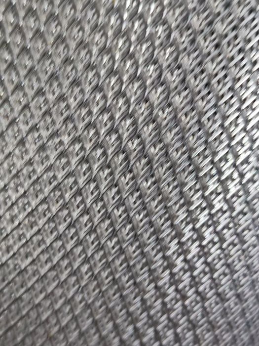 Vând plasă expandată 2/1m