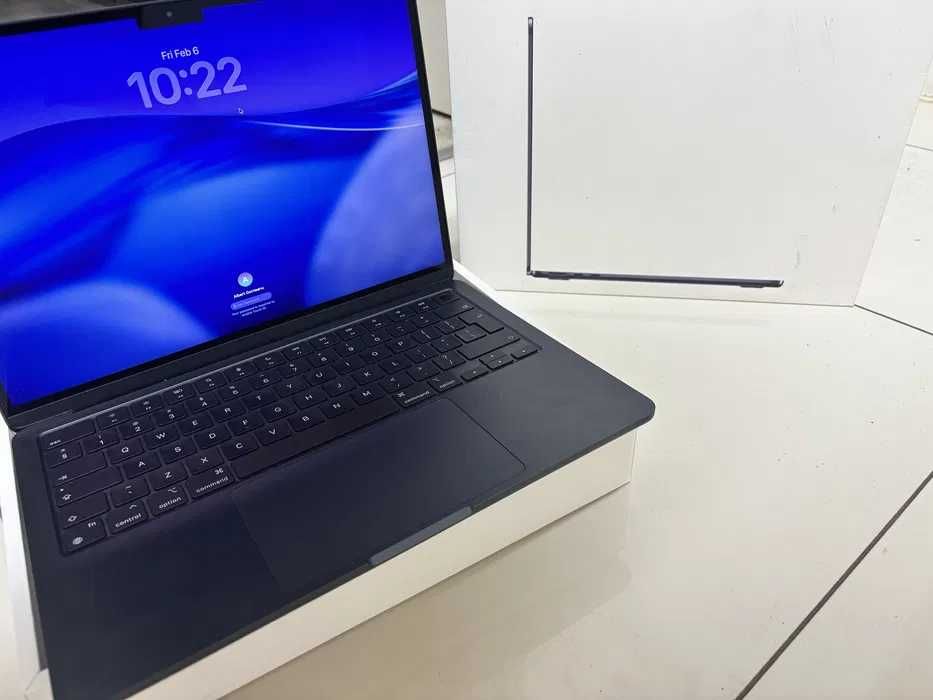 Macbook Air - M3 - 16G - 256 SSD