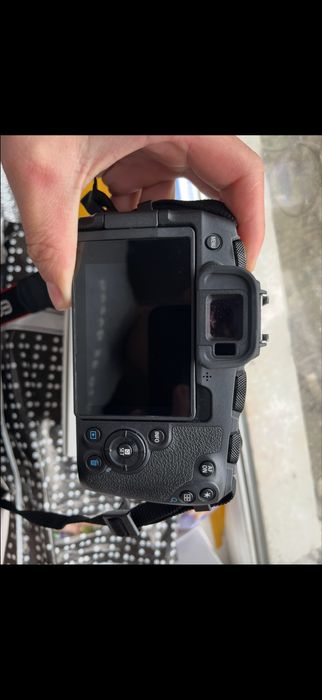 Продам Canon eos RP