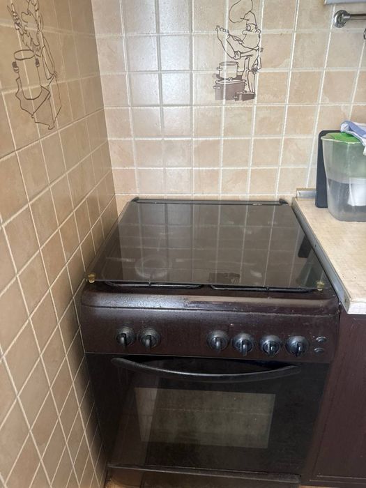 Продам газ плиту