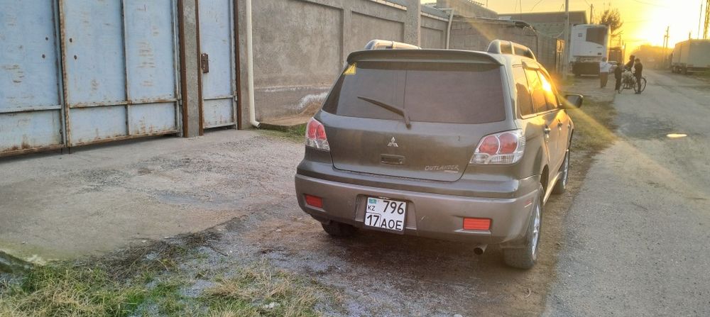 Митсубиси аутландер