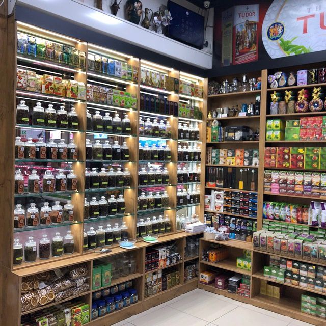 Полки ветрины для магазинов и для других торговых помещений