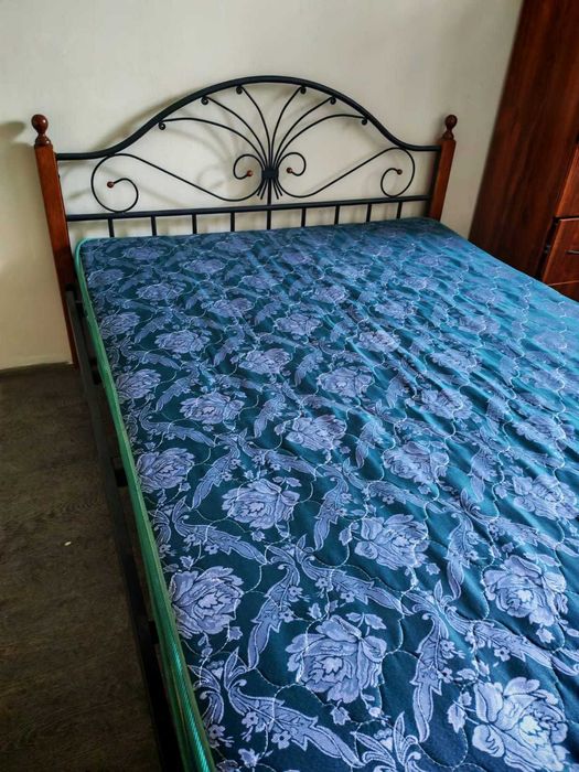 Кровать двуспальная