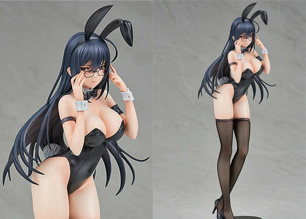 Фигурка девочка зайка