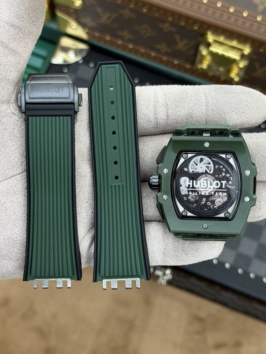 Hublot Spirit of Big Bang 42mm – Green Ceramic, Skeleton Chronograph, Green Rubber Strap