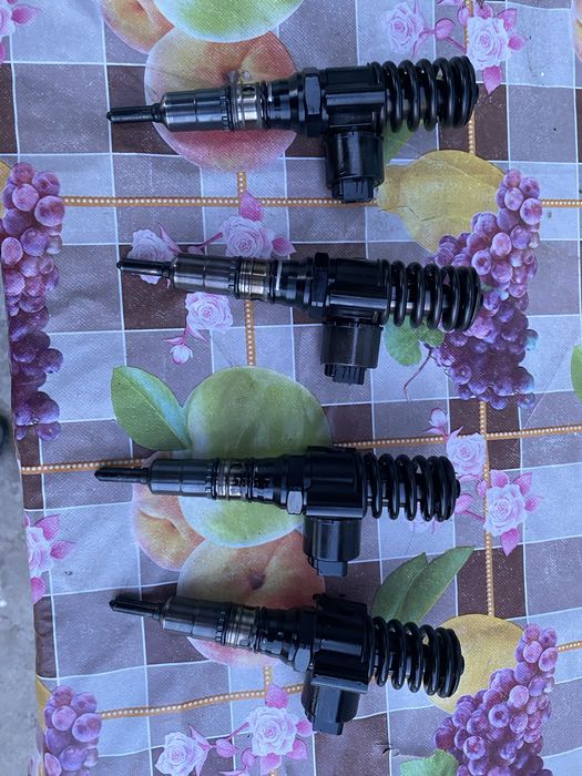 injectoare audi a6 c6 2.0 tdi cod BRE