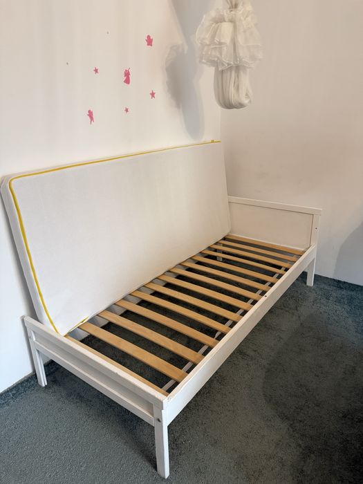 Pat copii IKEA plus saltea si baldachin.