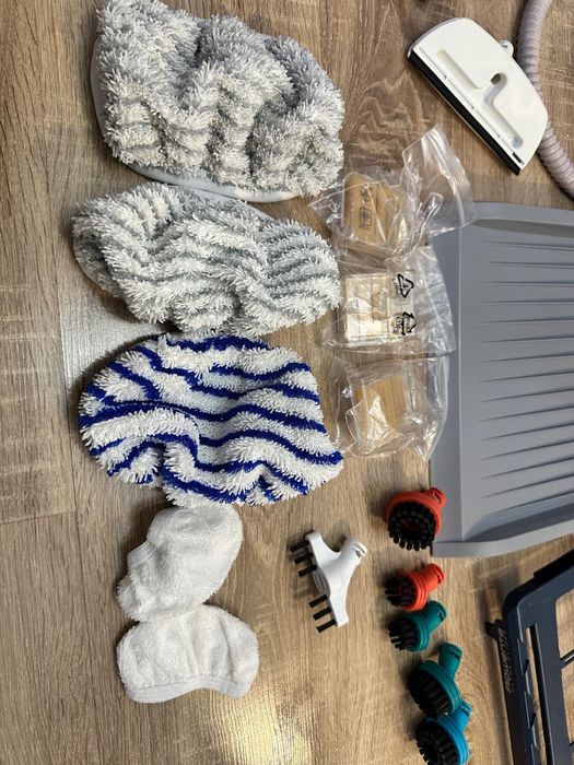 Aspirator vertical cu aburi Rowenta Clean & Steam RY8561WH