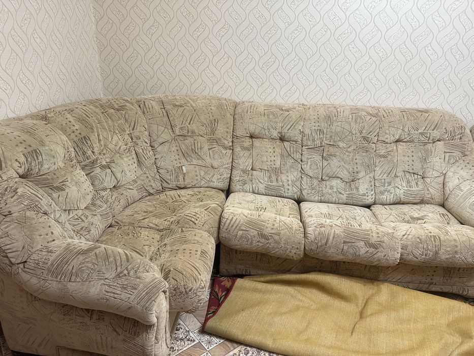 Продаю диван угловой