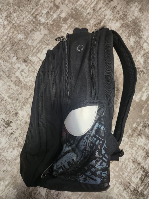 Продавам страхотна раница