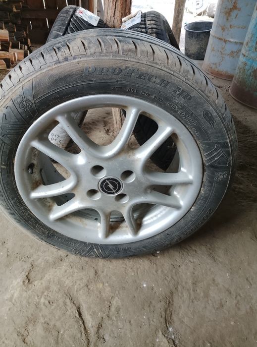 Vand jante 4x100 și 2 cauciucuri noi taurus pe 16