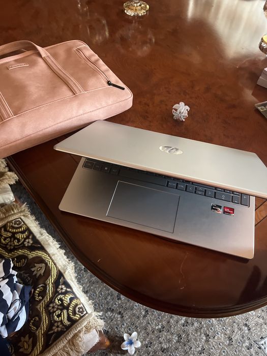 Ноутбук HP гарнтии нет