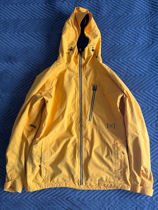 Geaca Burton AK, conditie 10/10, marimea L