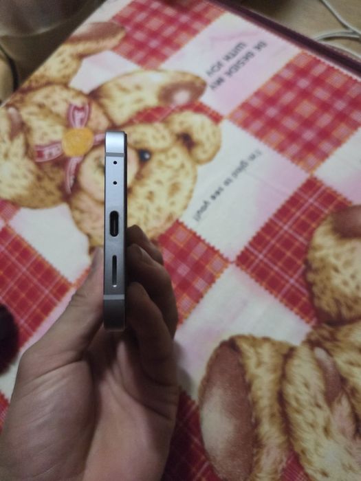 Samsung Flip 6 . 256 gb tiniq holatda