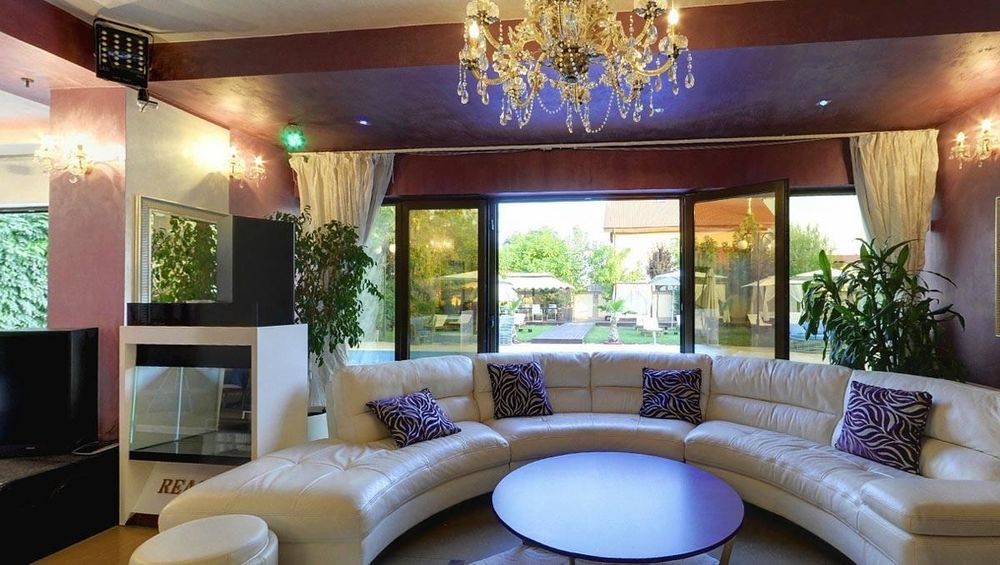 Vila Petreceri - Evenimente - Petrecere - Piscina