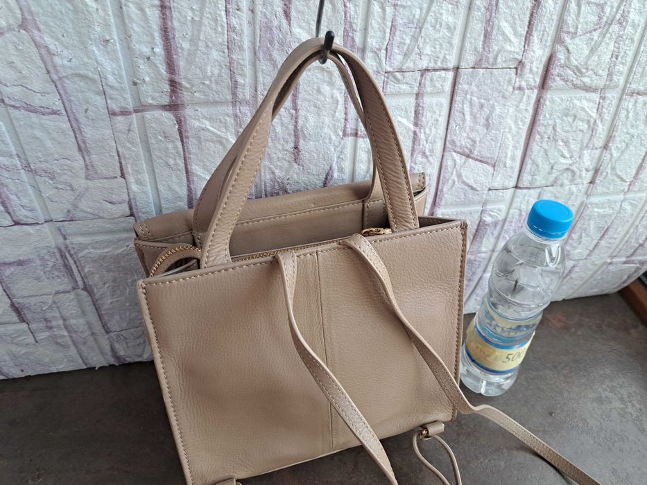 дамска чанта,ROSSI малка бежова раница-естествена кожа