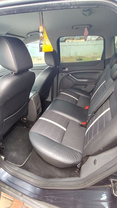 Vând Ford Kuga 2.0D