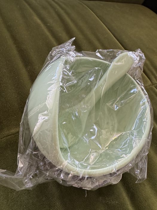 Чиния с лъжица нова