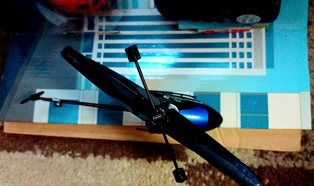 Set de colecție! Mașina și elicopter cu telecomanda